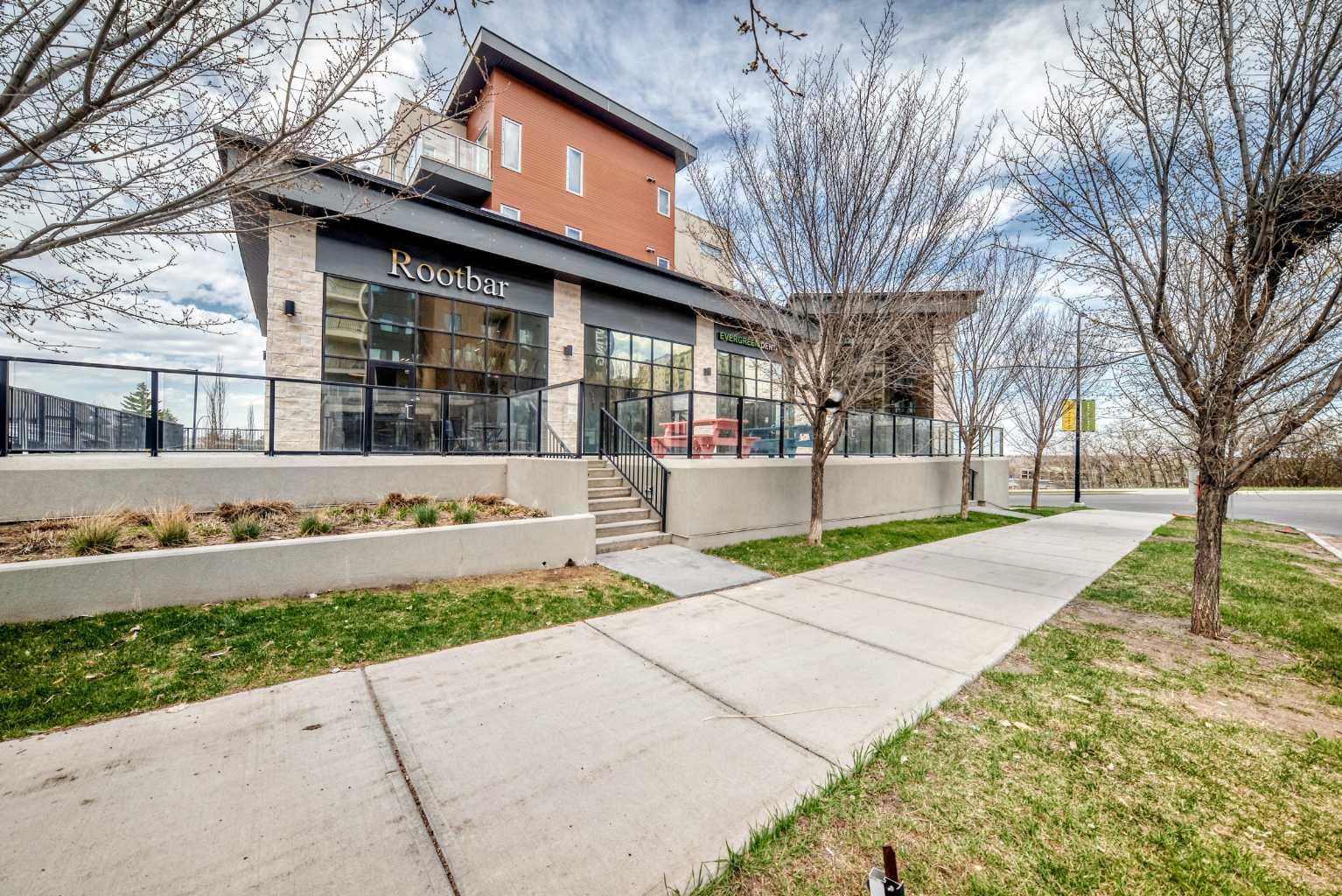 402, 30 Shawnee Common SW