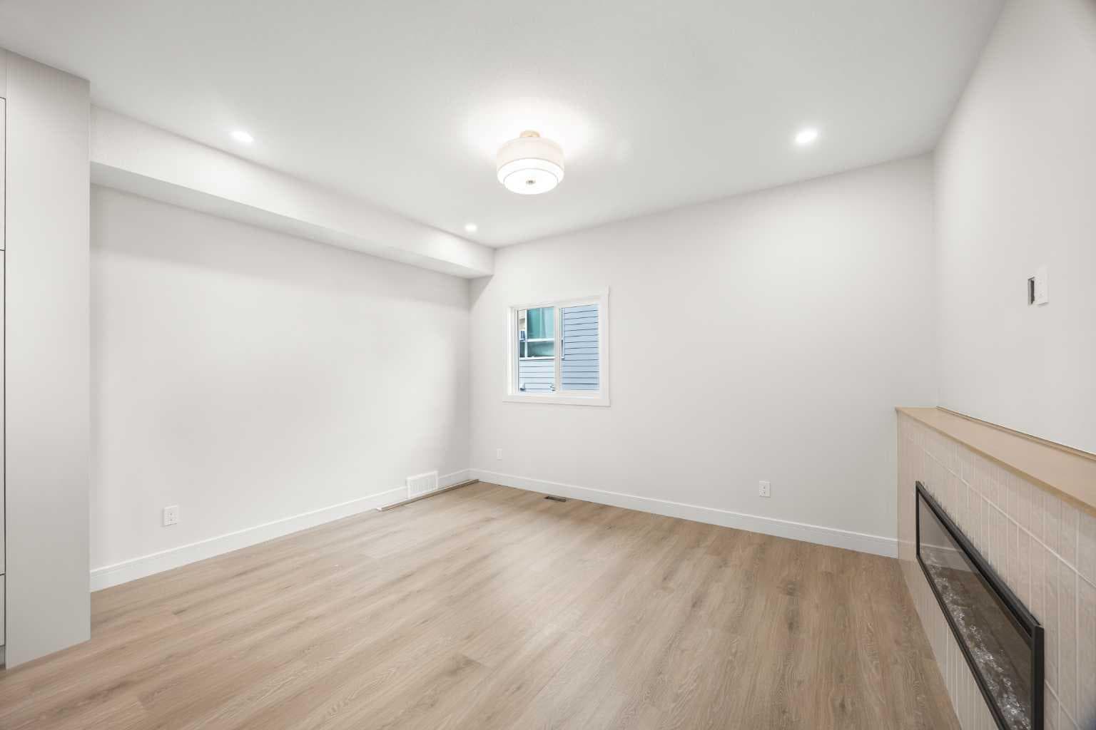 305, 67 Panatella Square NW