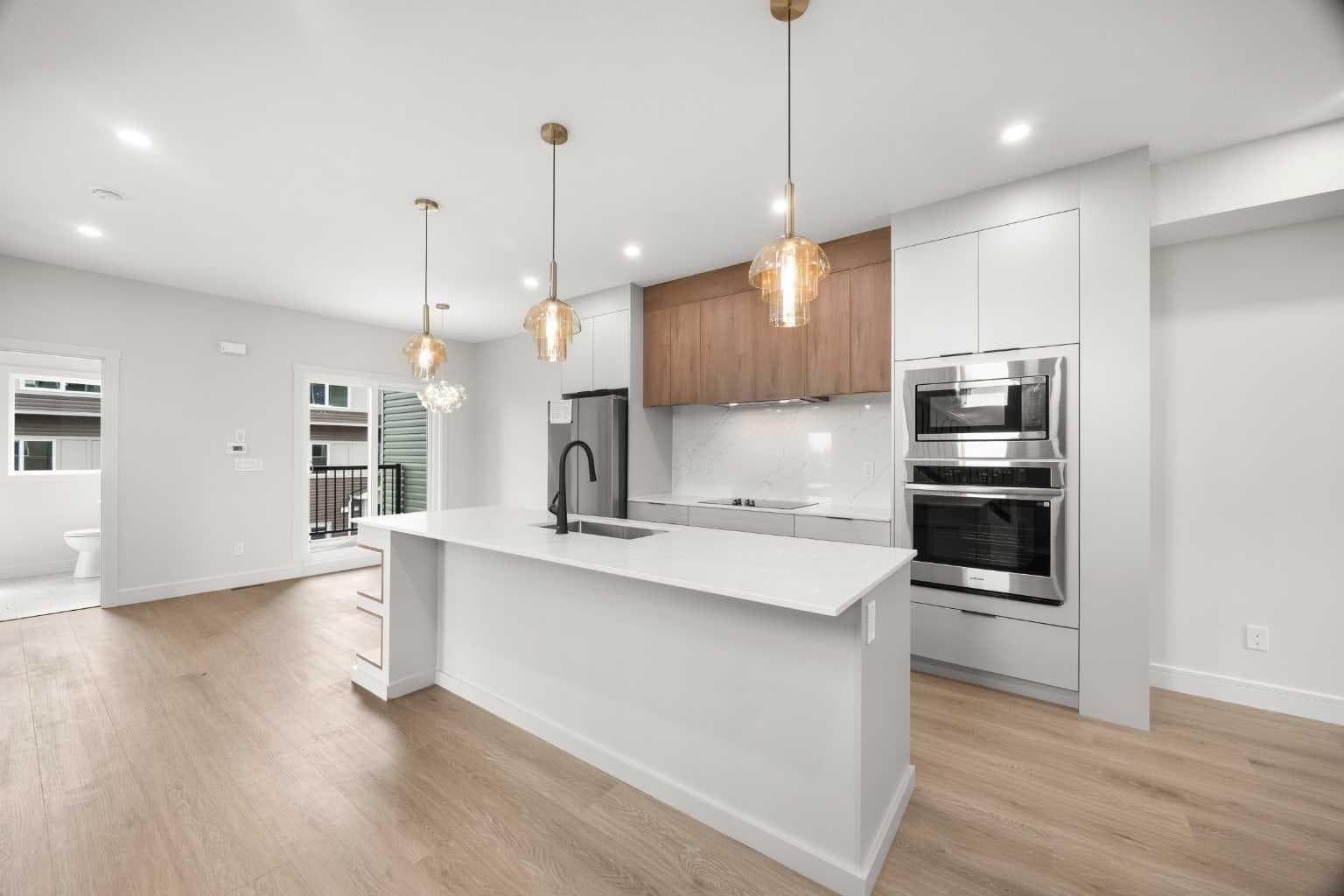 305, 67 Panatella Square NW