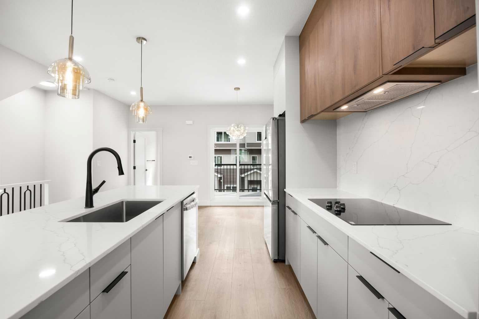 305, 67 Panatella Square NW