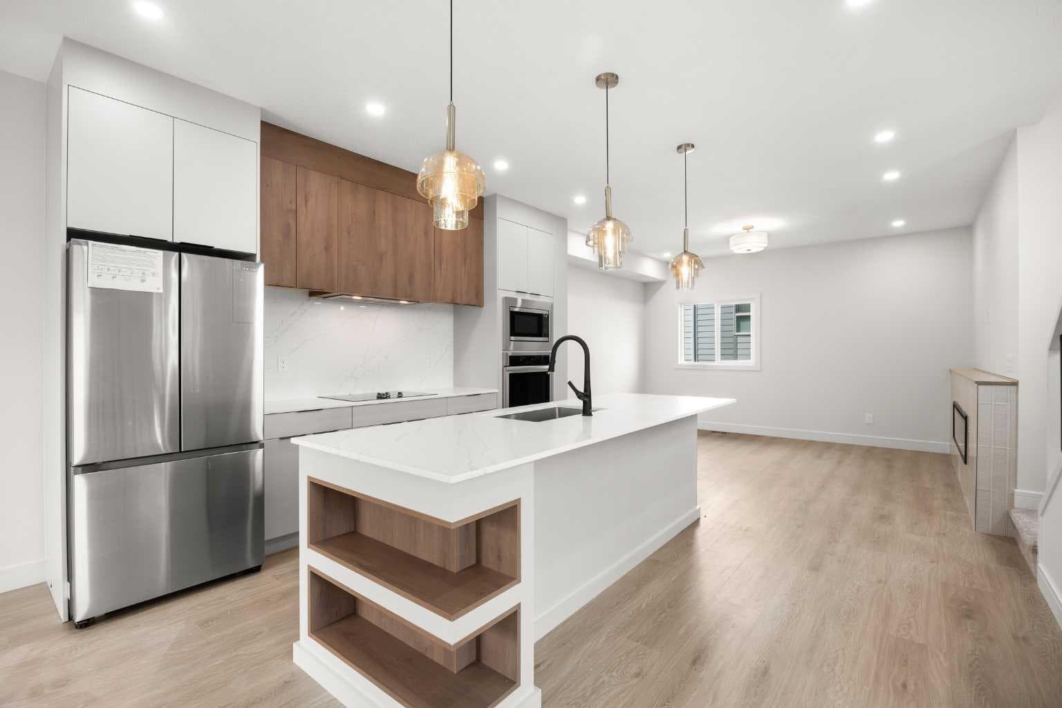 305, 67 Panatella Square NW