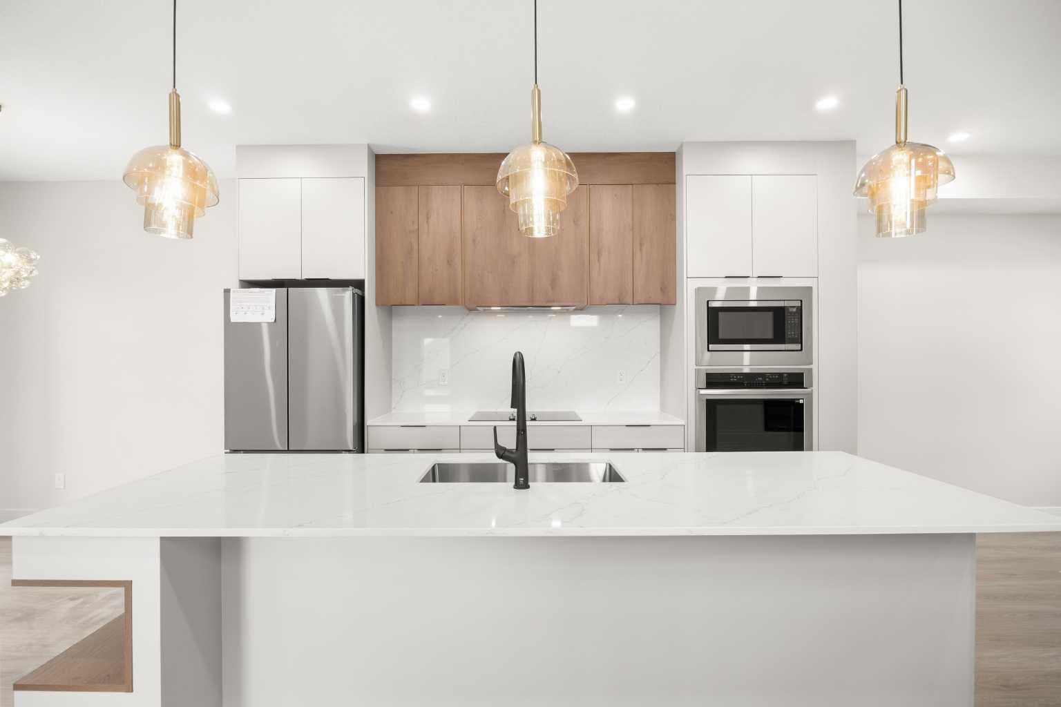 305, 67 Panatella Square NW