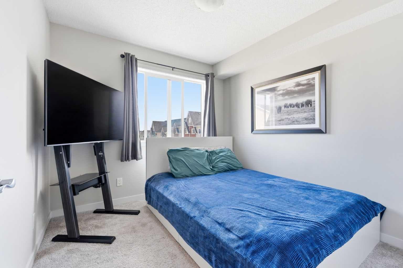 308, 32 Red Embers Parade NE