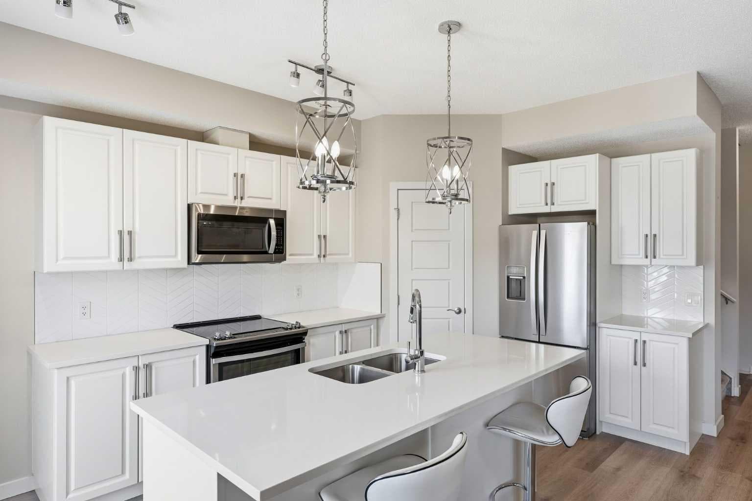 308, 32 Red Embers Parade NE