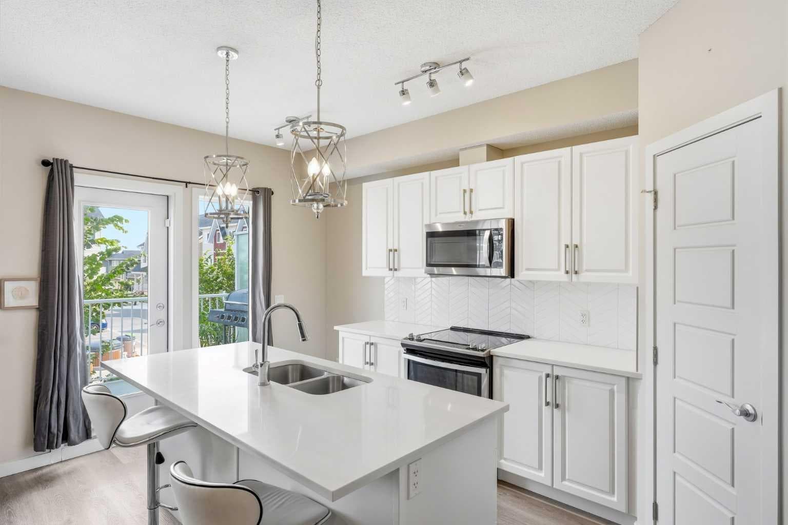 308, 32 Red Embers Parade NE