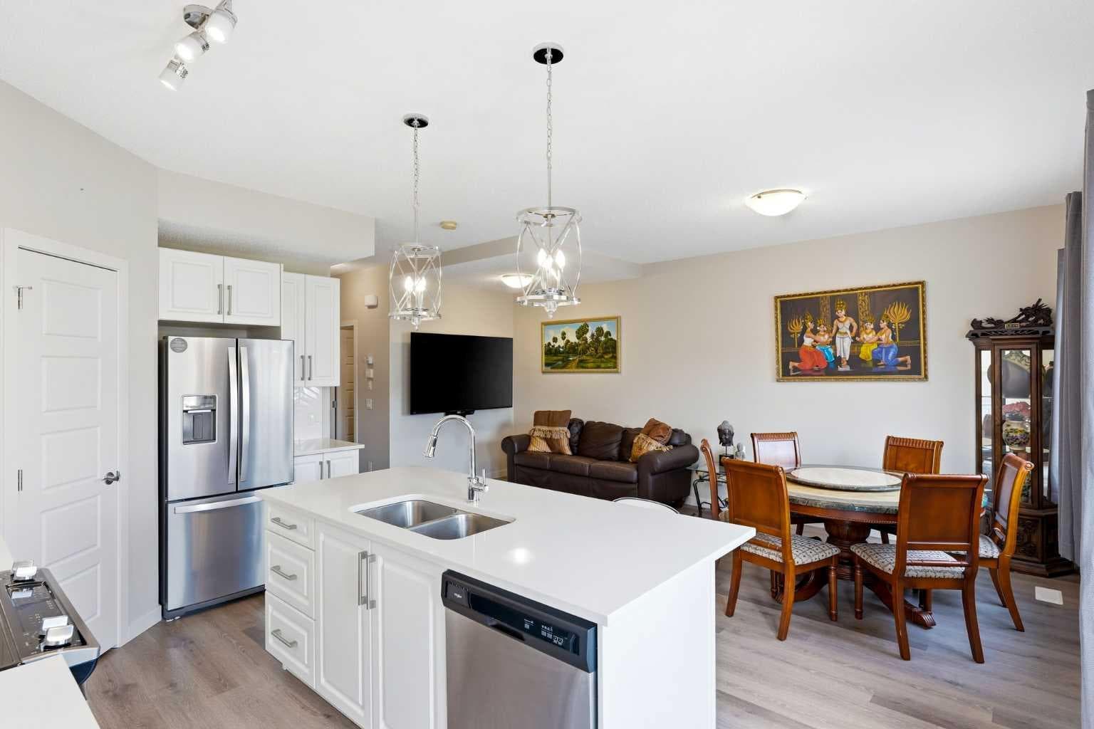 308, 32 Red Embers Parade NE