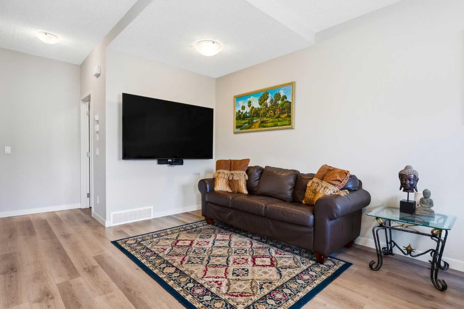 308, 32 Red Embers Parade NE
