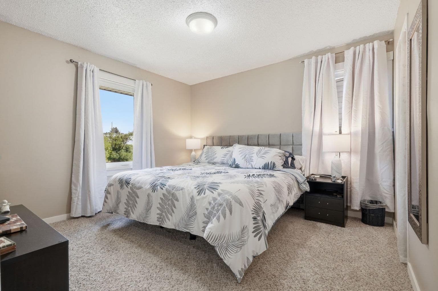 1037 Regal Crescent NE