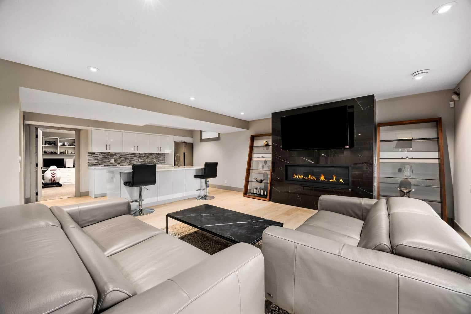 3508 Spruce Drive SW
