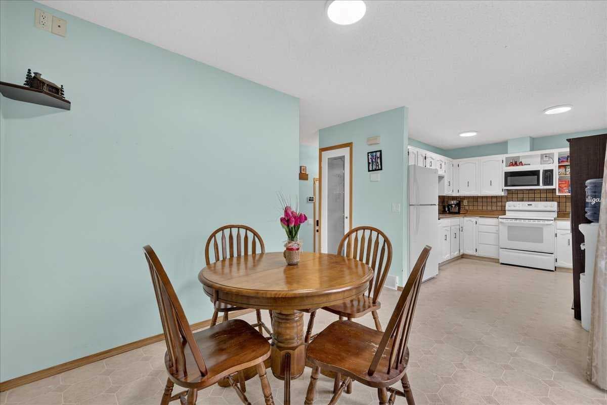 120 Aboyne Place NE