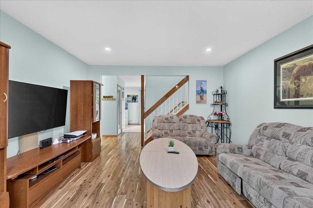 120 Aboyne Place NE