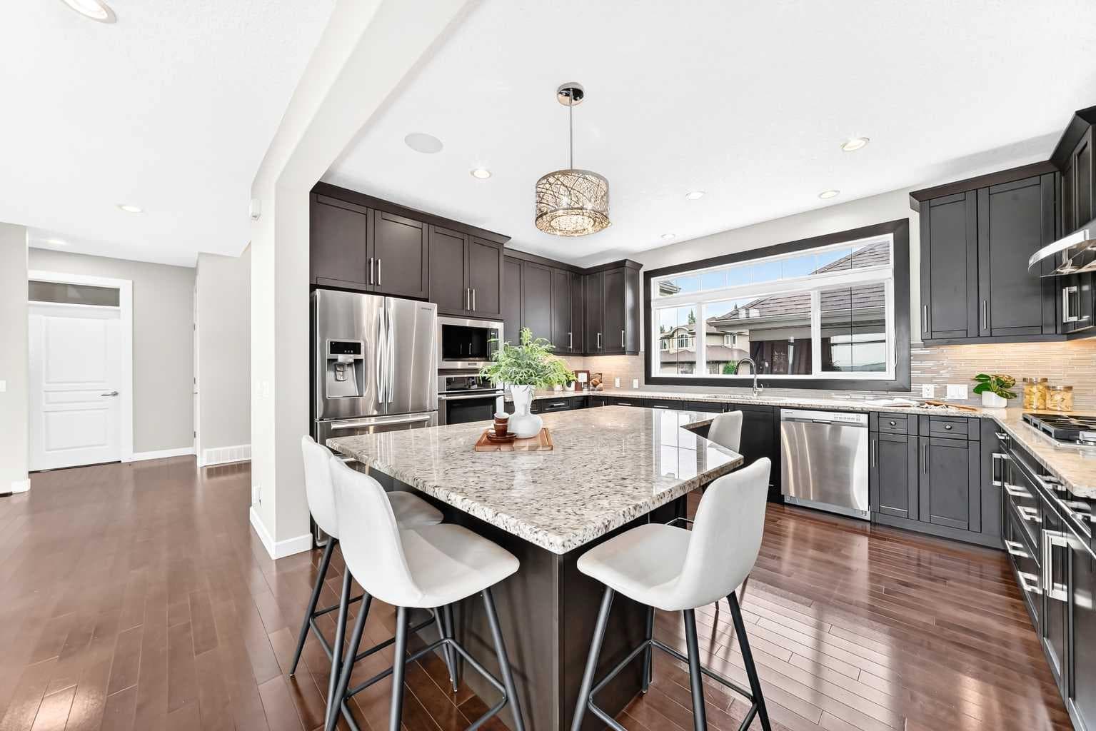 96 Cranarch Heights SE