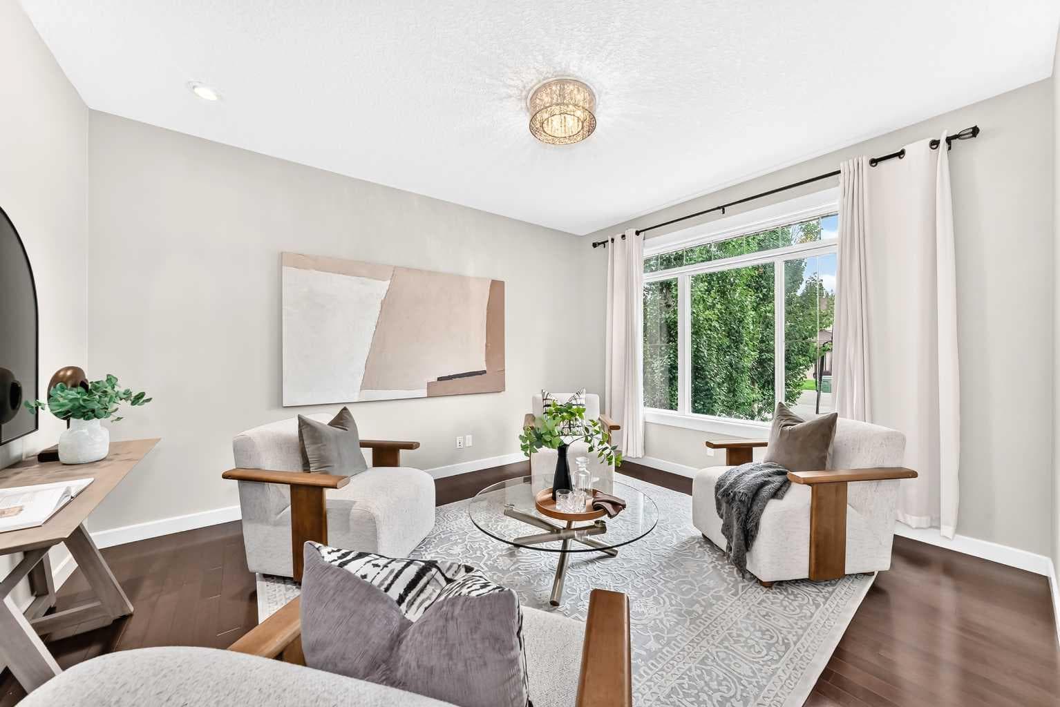 96 Cranarch Heights SE