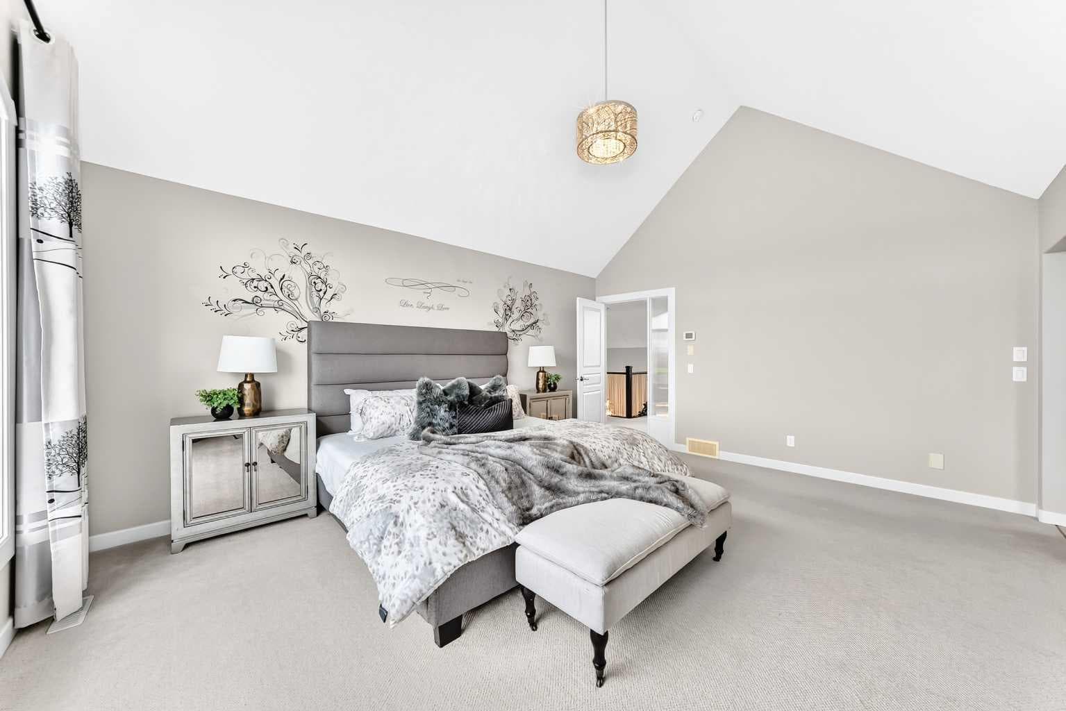 96 Cranarch Heights SE