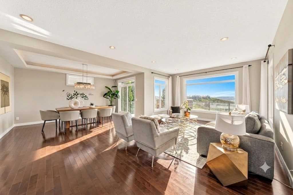 96 Cranarch Heights SE