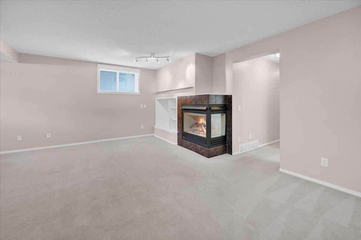 231 Tuscany Drive NW