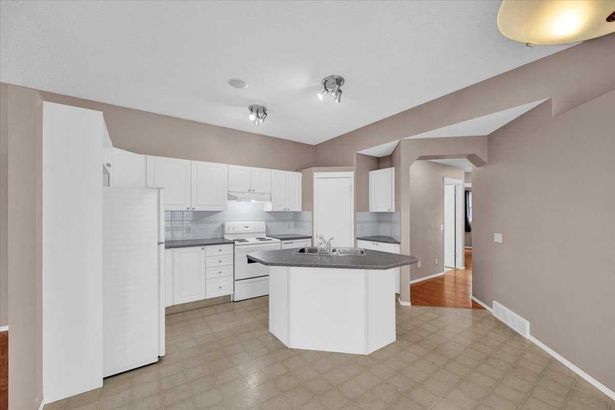 231 Tuscany Drive NW