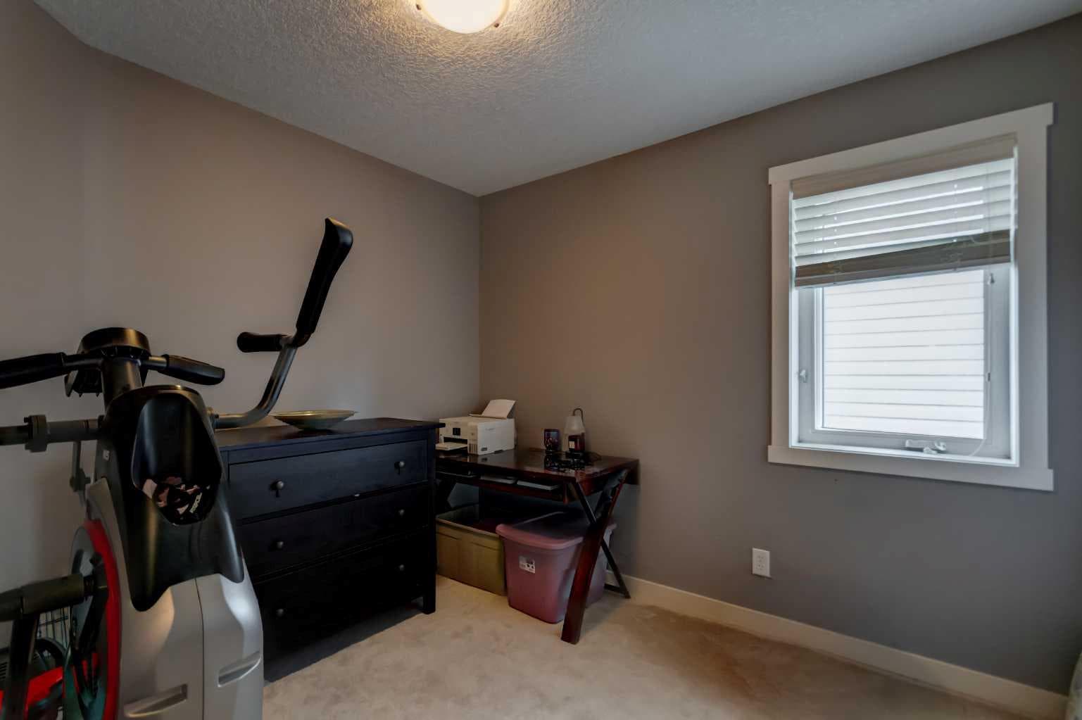 6 Elgin Meadows Road SE