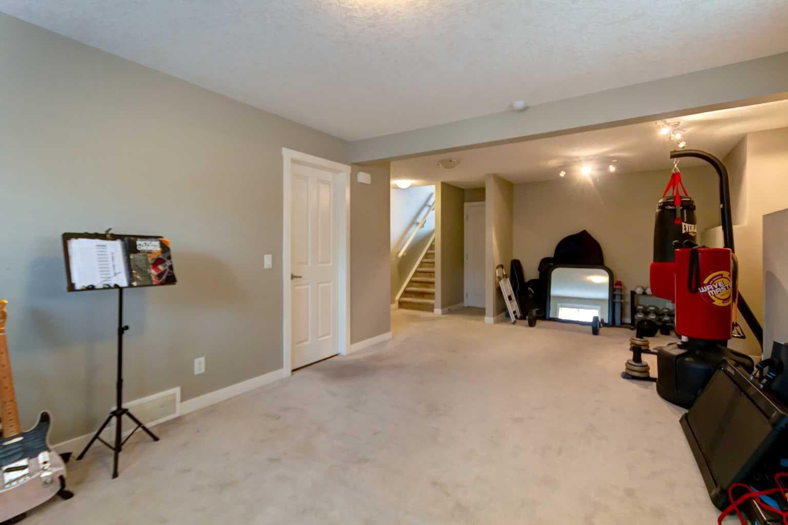 6 Elgin Meadows Road SE