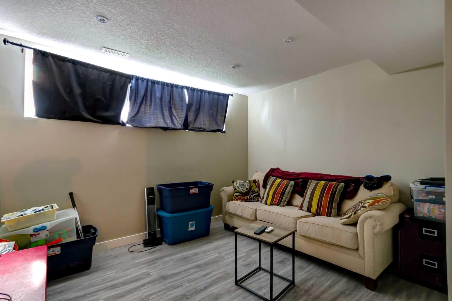 6 Elgin Meadows Road SE