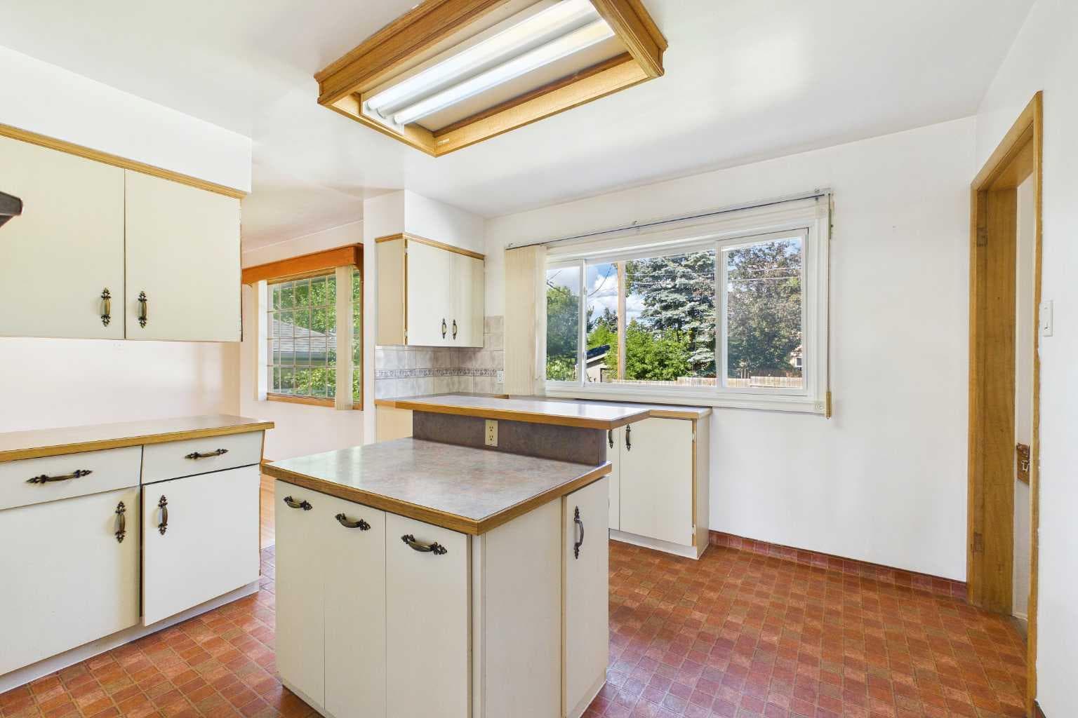 5 Chisholm Crescent NW