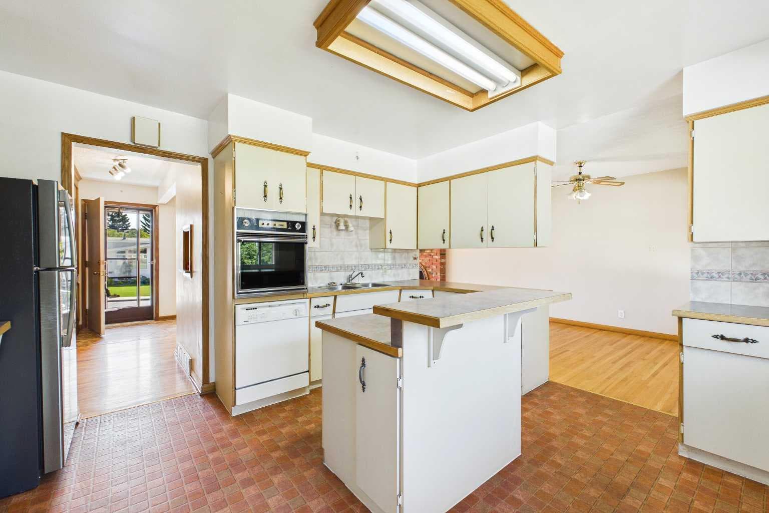 5 Chisholm Crescent NW