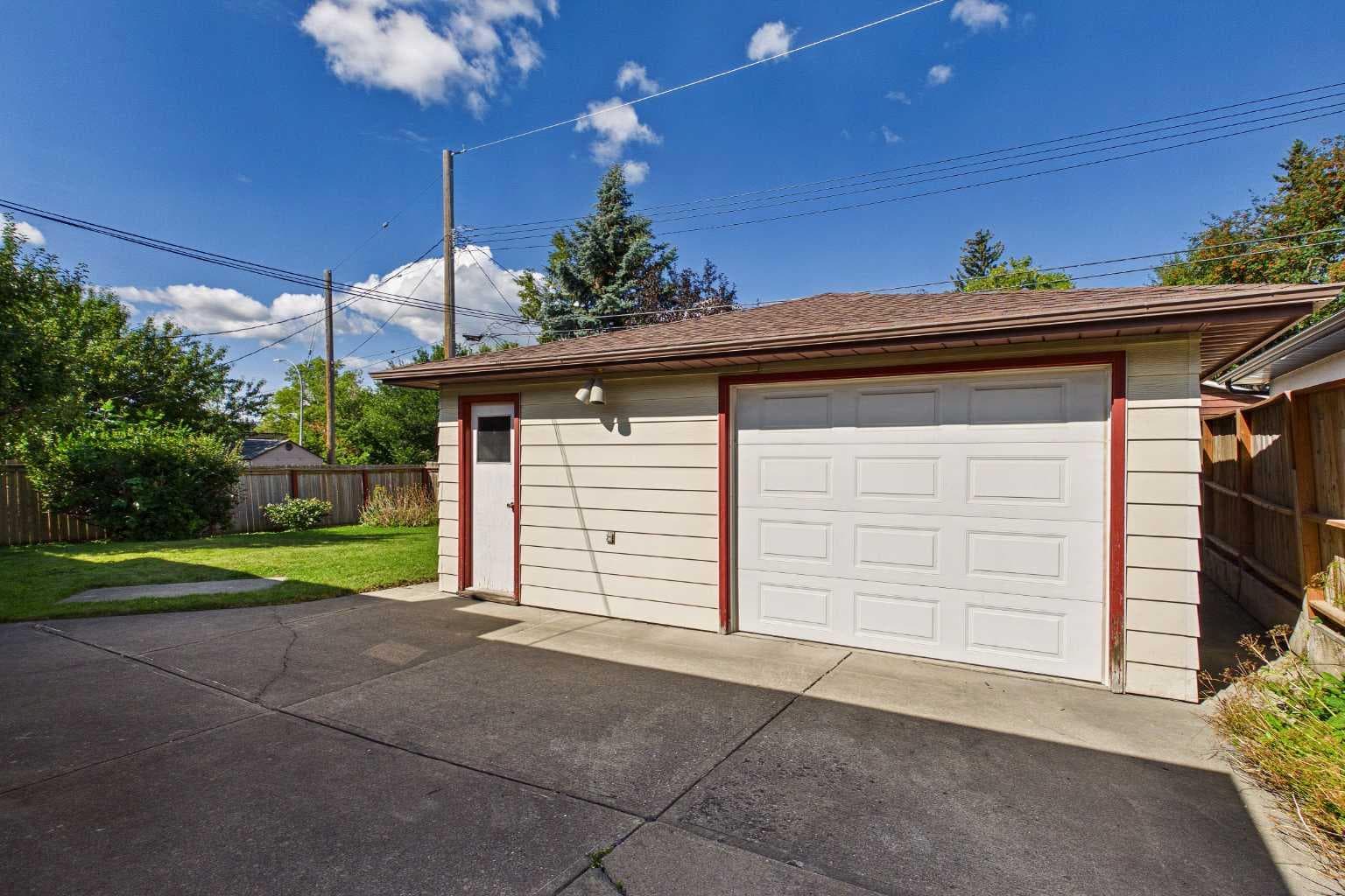 5 Chisholm Crescent NW