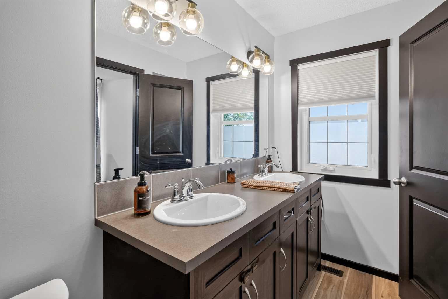 19 Marine Drive SE