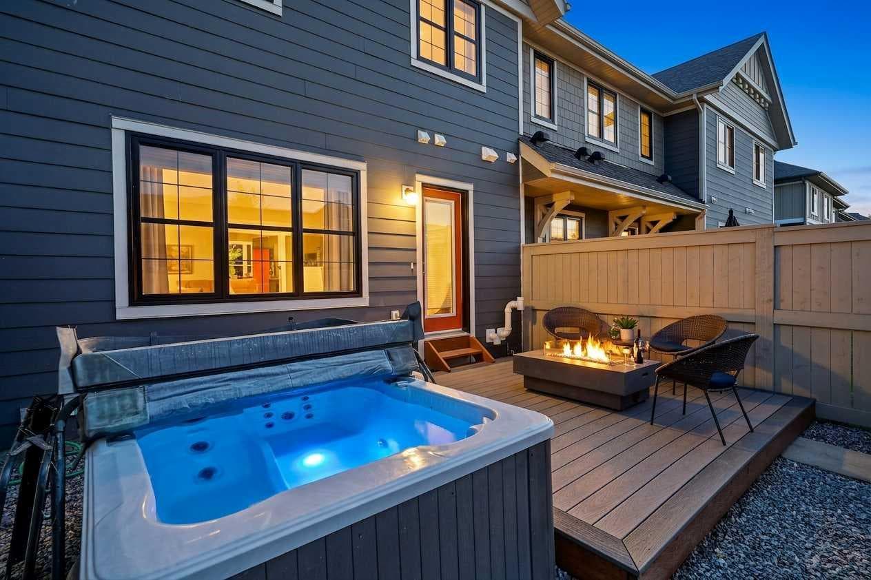 19 Marine Drive SE