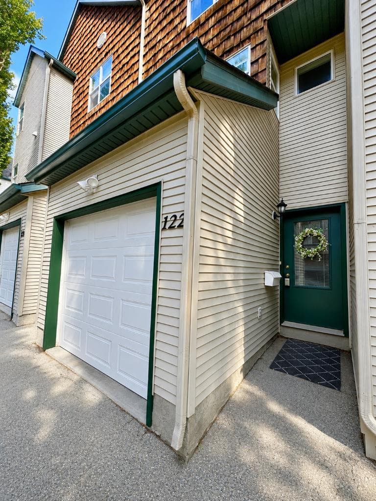 122 Bridlewood Lane SW