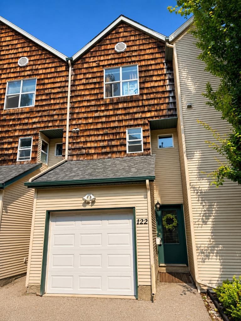 122 Bridlewood Lane SW