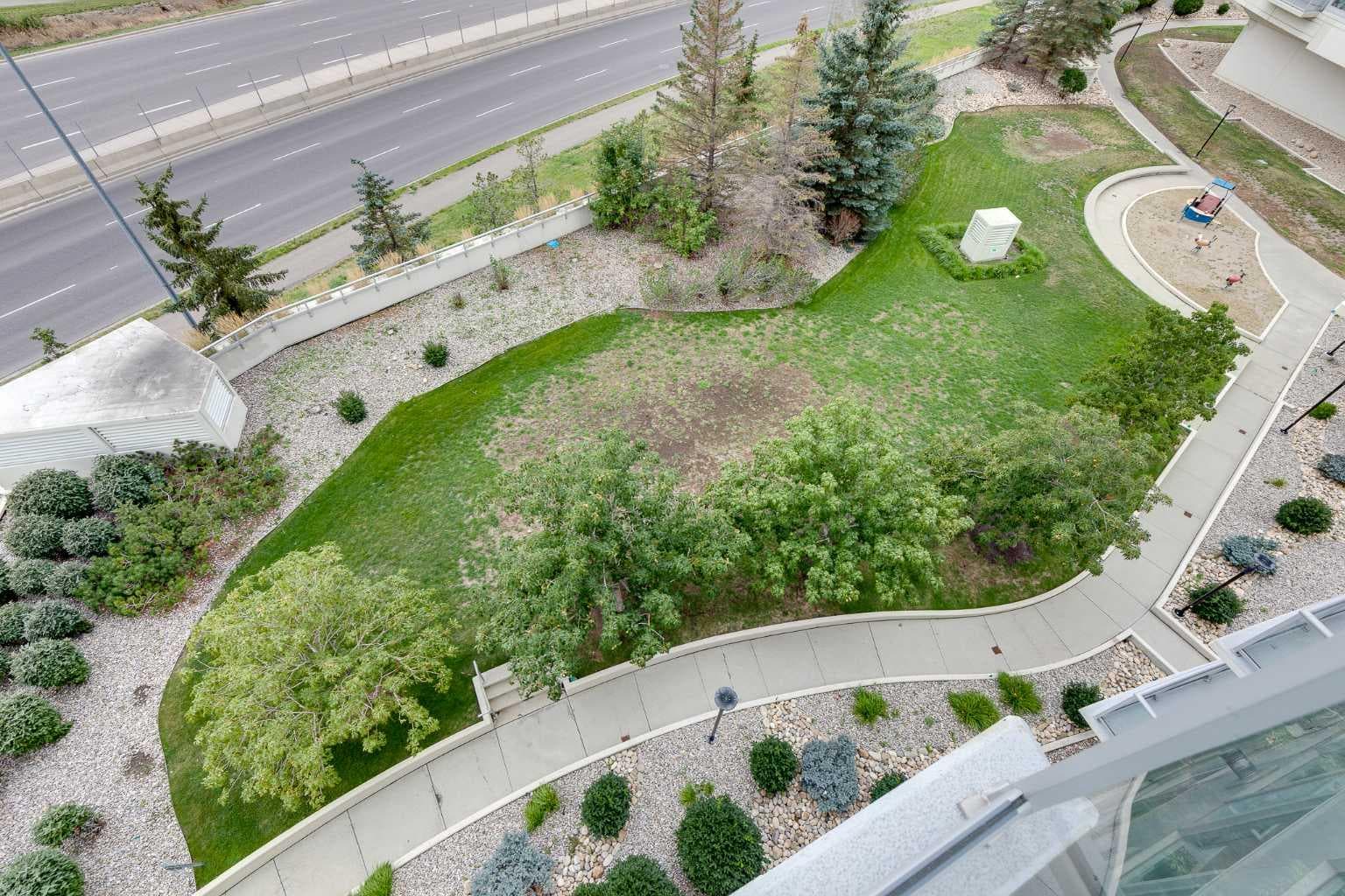 604, 77 Spruce Place SW