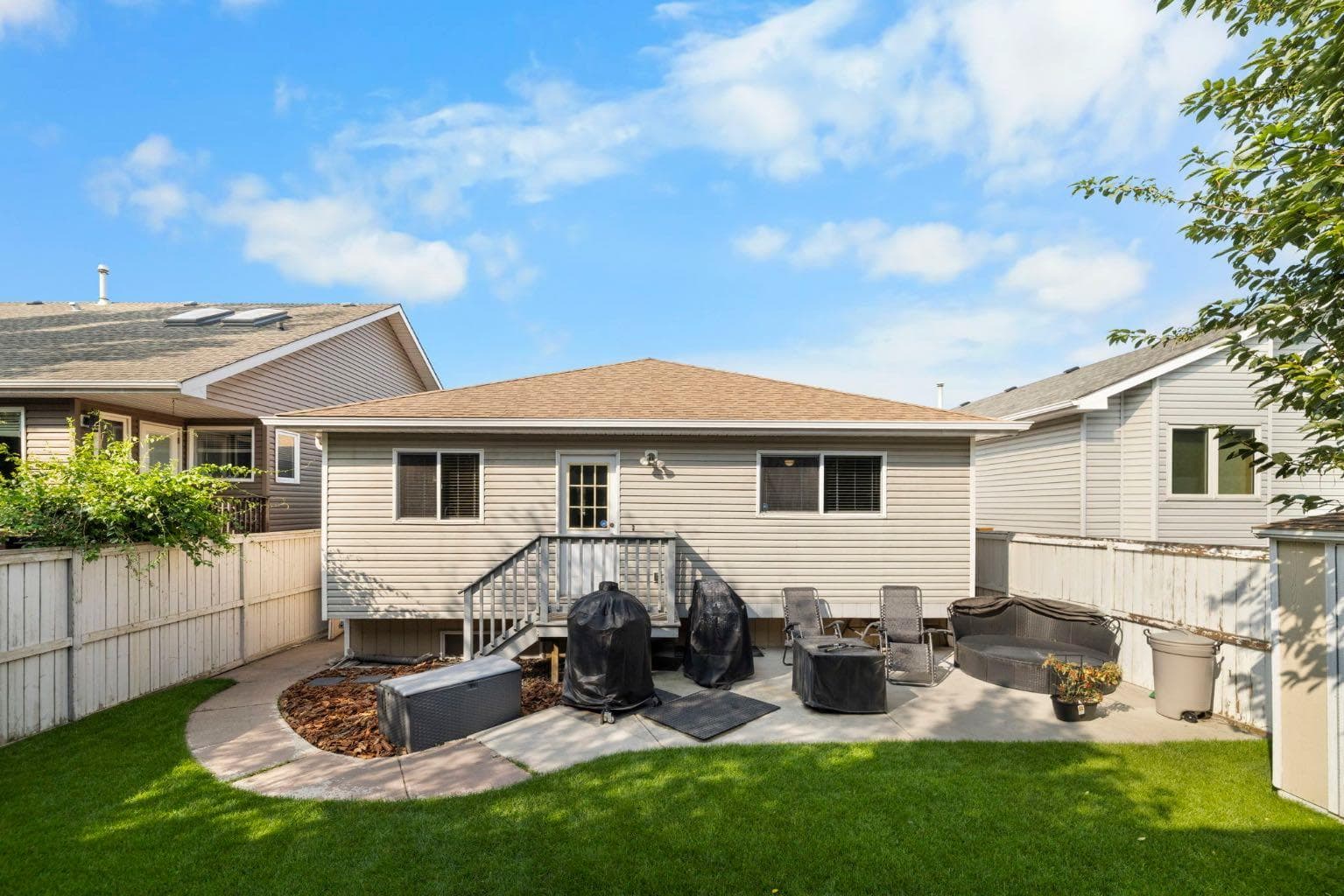 76 Douglas Ridge Close SE
