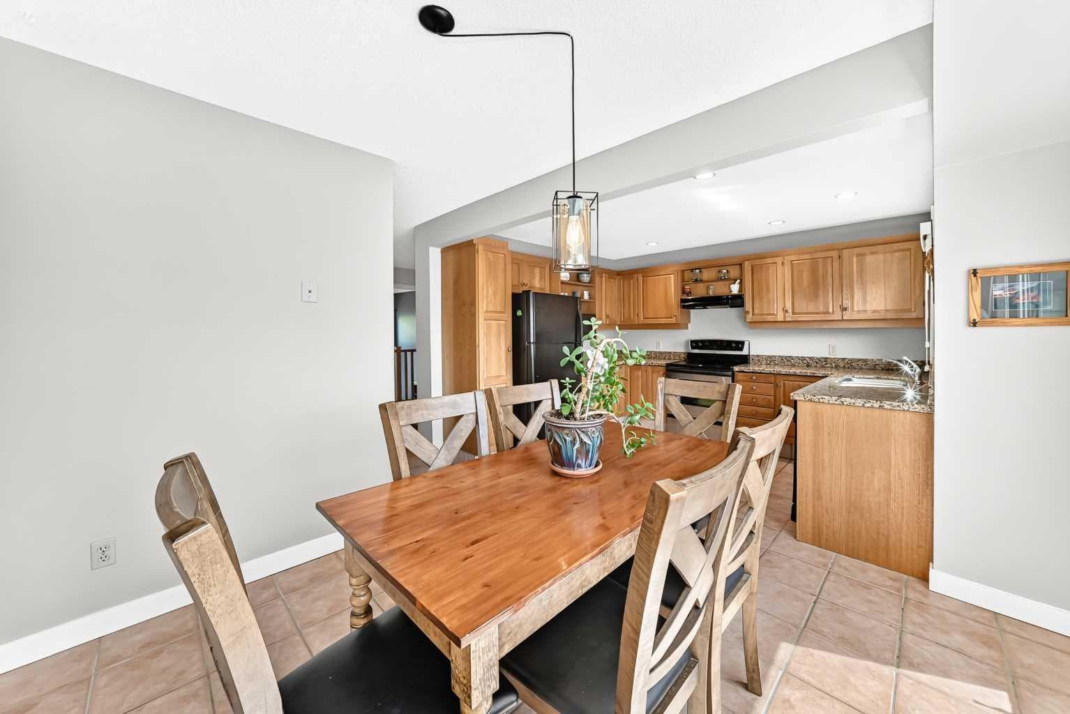 3, 185 Woodridge Drive SW