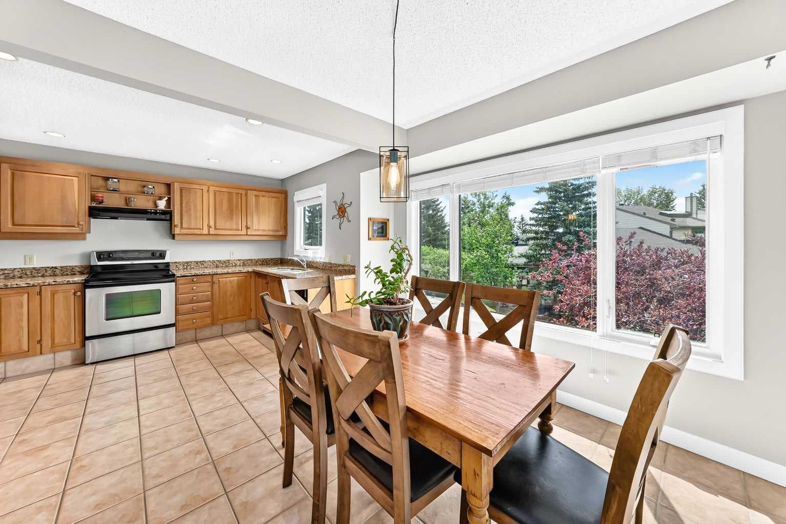 3, 185 Woodridge Drive SW