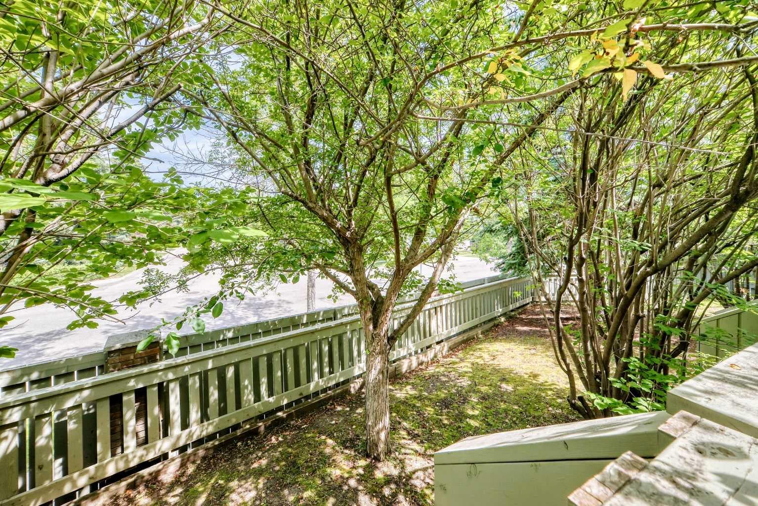 3, 185 Woodridge Drive SW