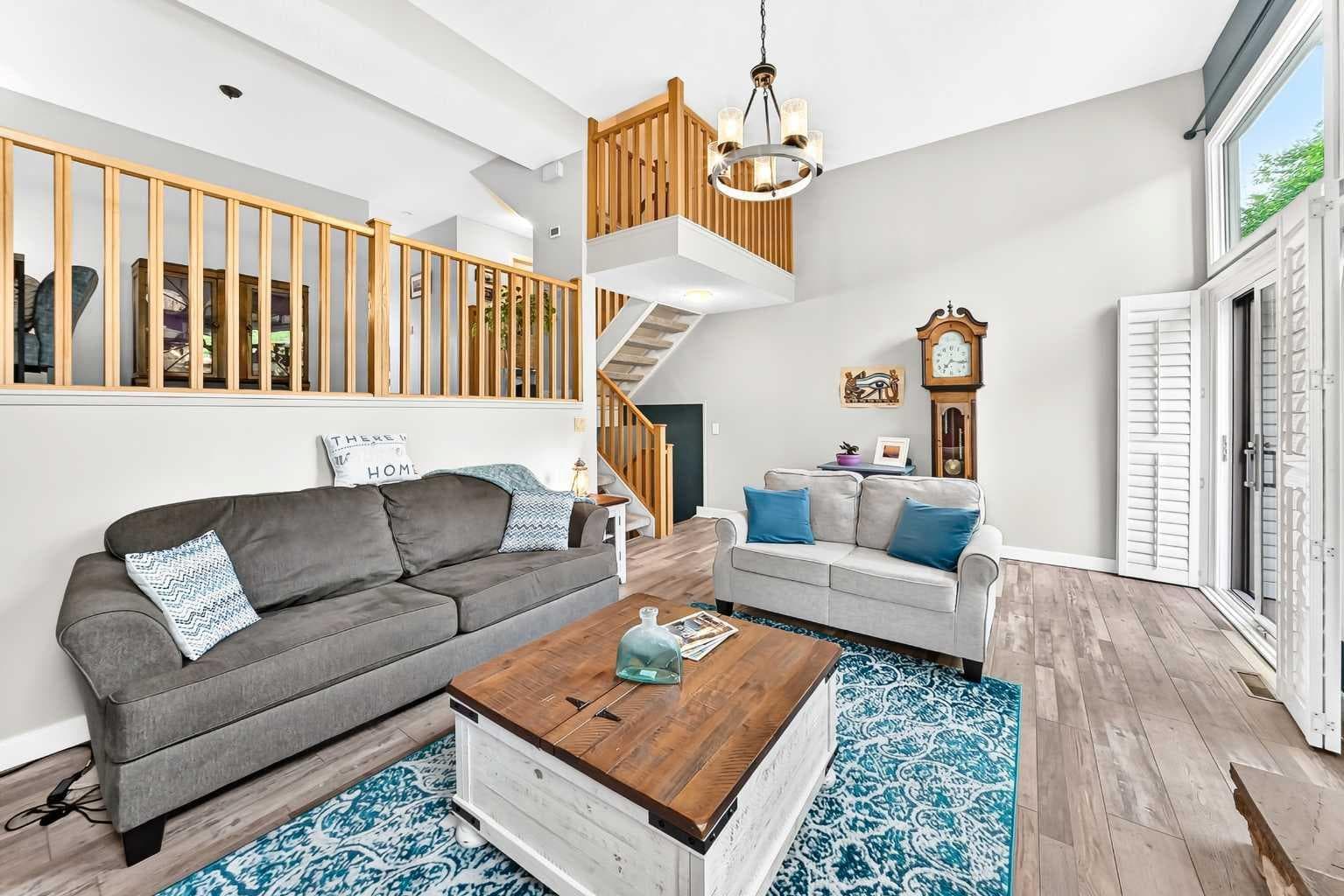 3, 185 Woodridge Drive SW