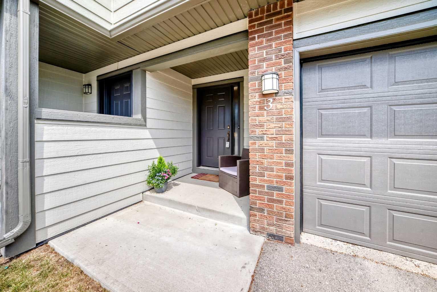 3, 185 Woodridge Drive SW