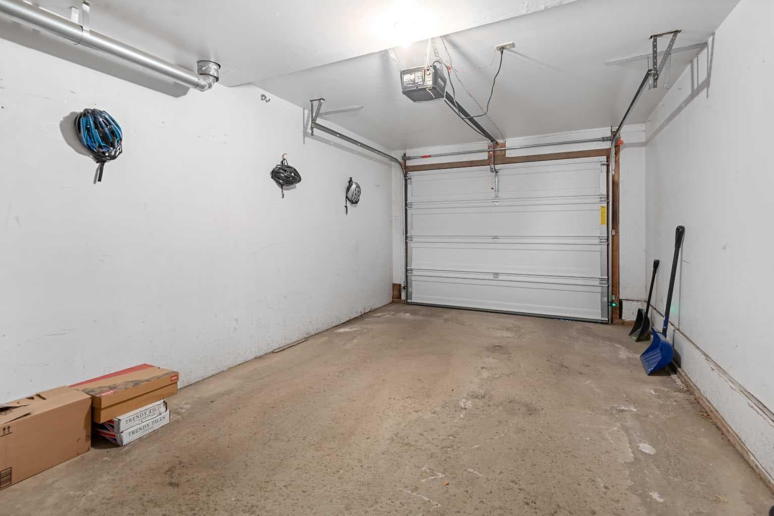 3, 185 Woodridge Drive SW