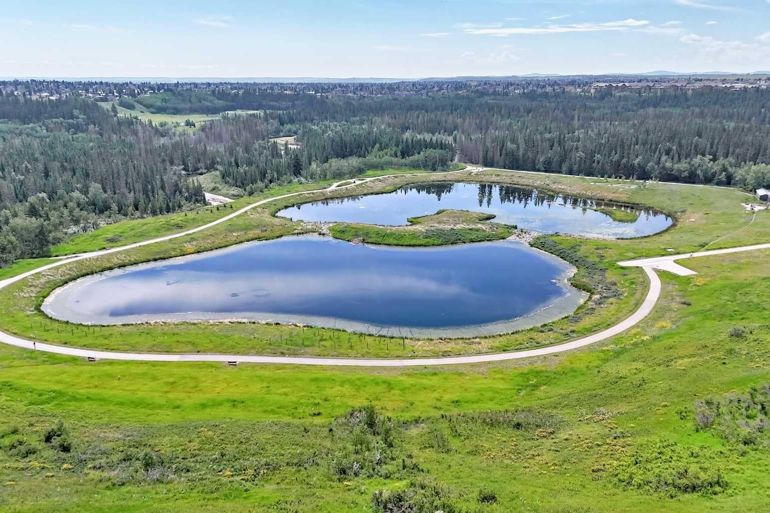 3, 185 Woodridge Drive SW