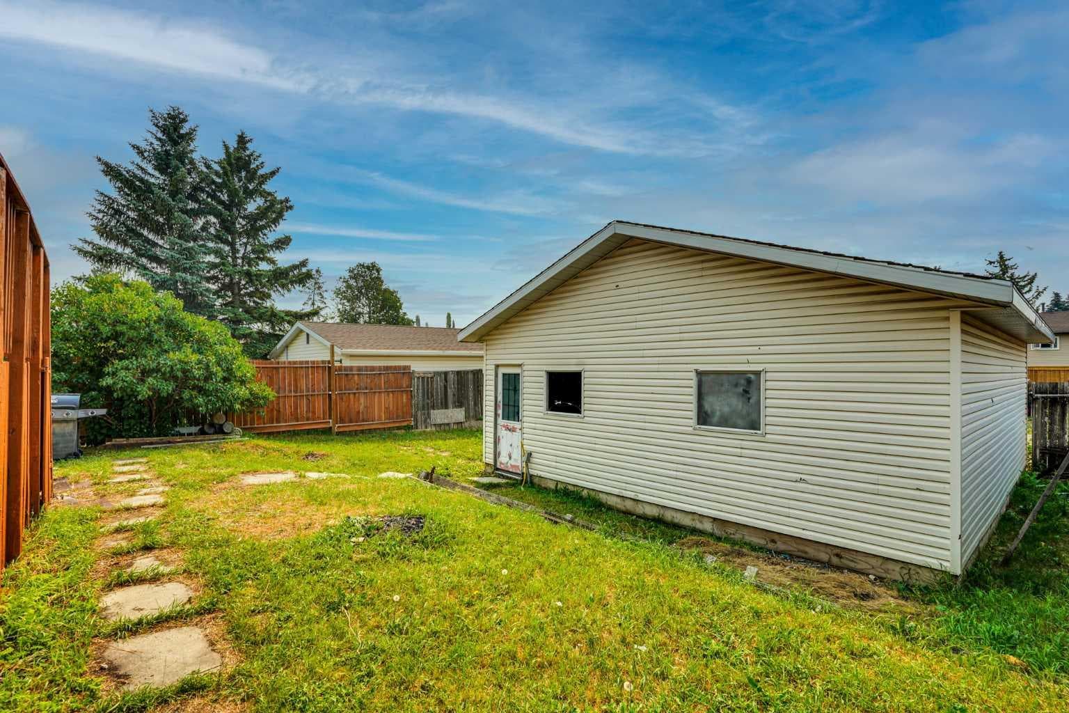 55 Falton Close NE