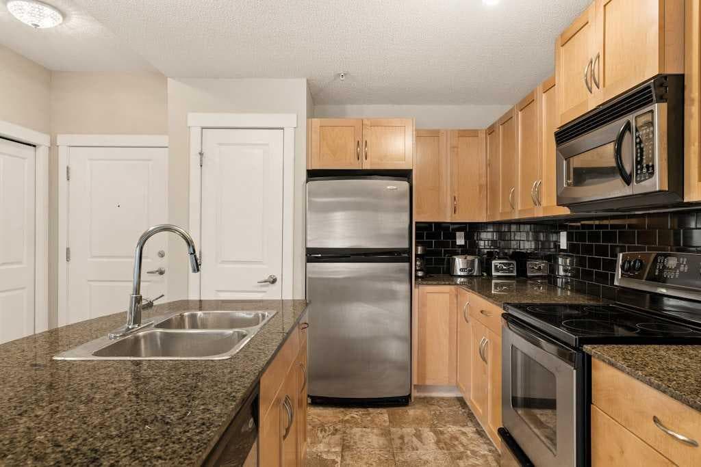 3412, 5605 Henwood Street SW