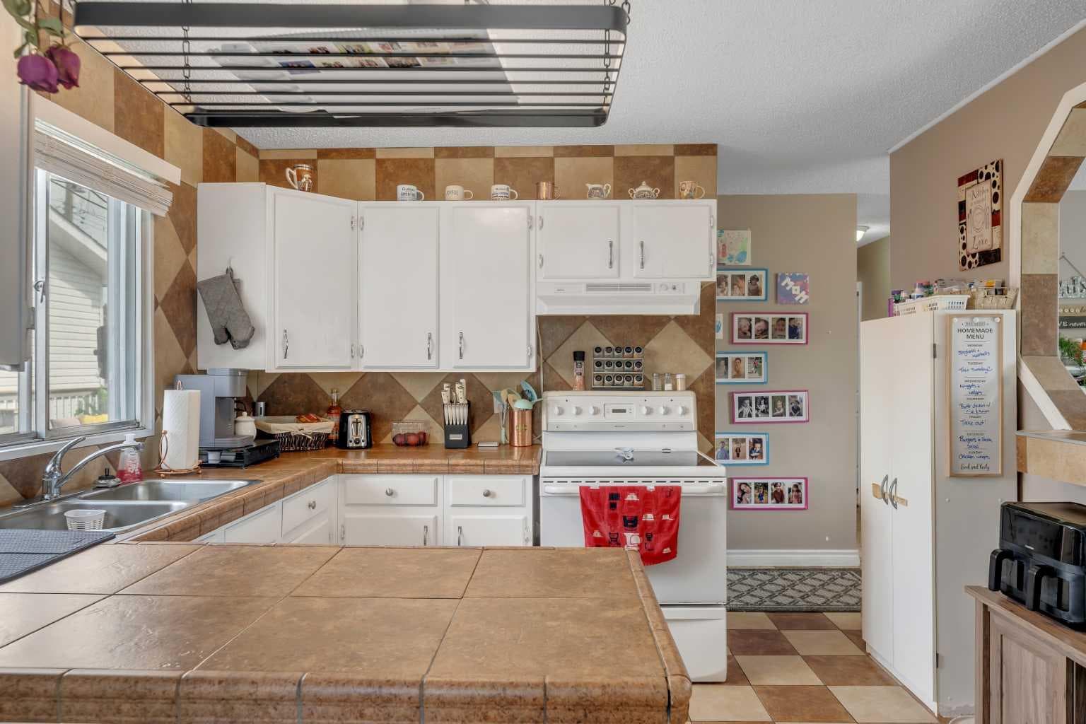 112 Penmeadows Close SE