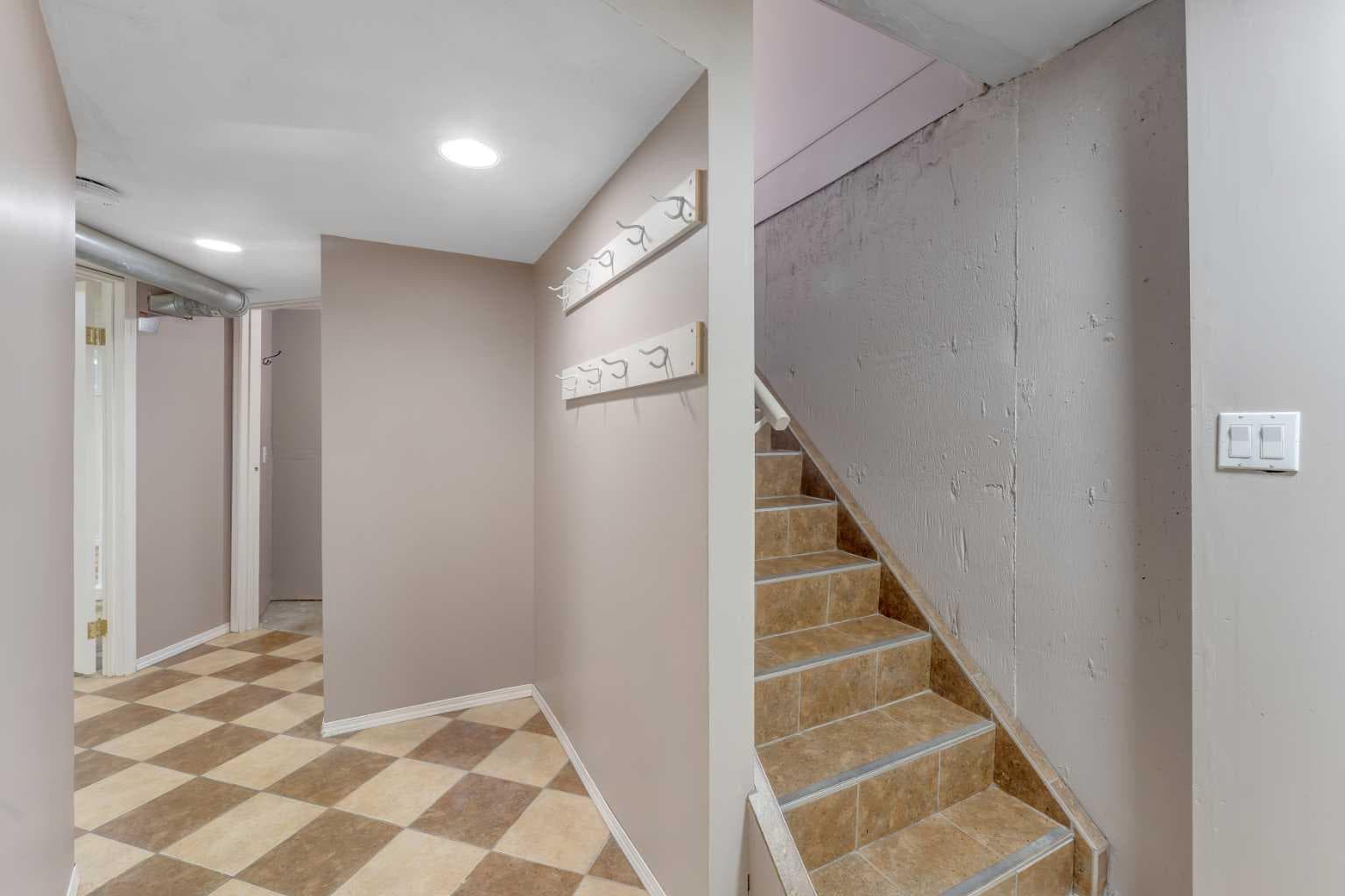 112 Penmeadows Close SE