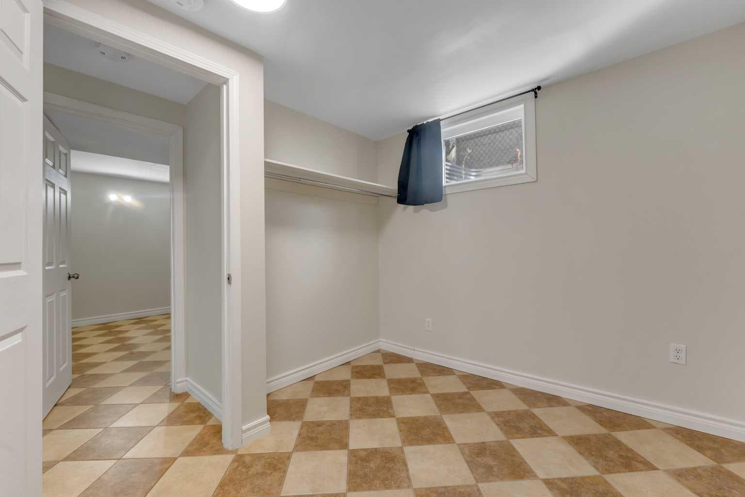 112 Penmeadows Close SE