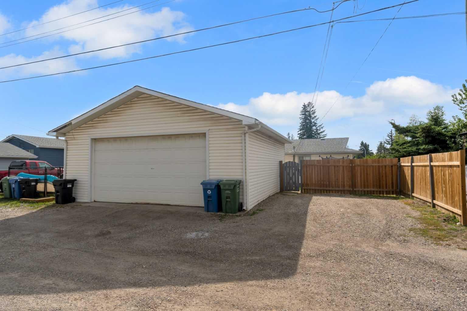 112 Penmeadows Close SE