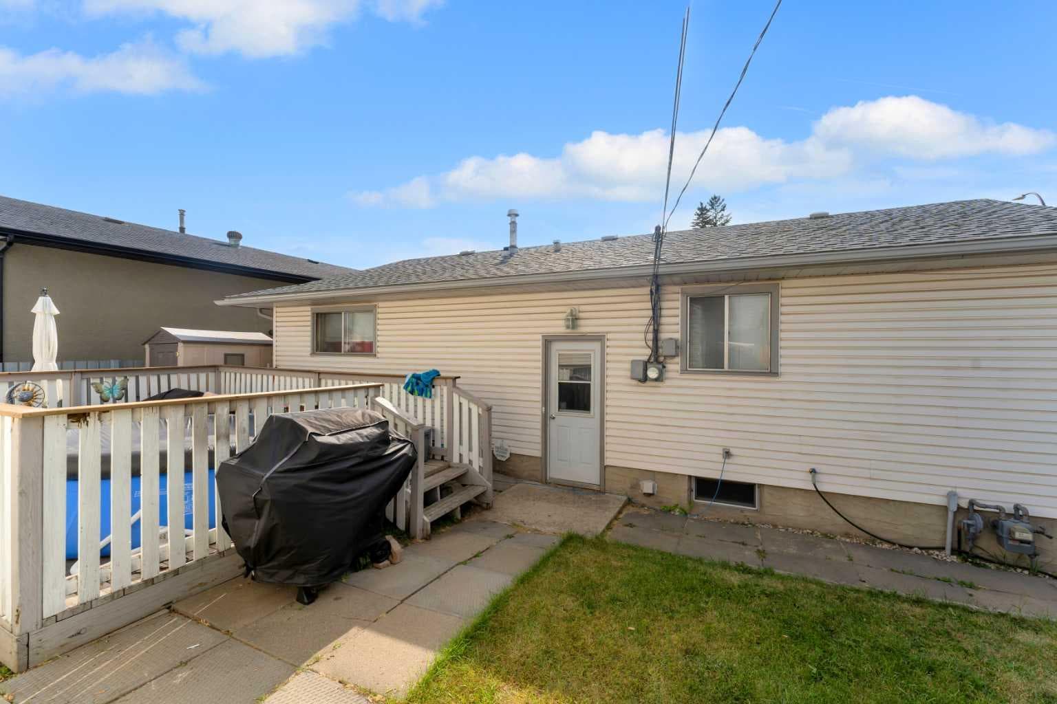 112 Penmeadows Close SE