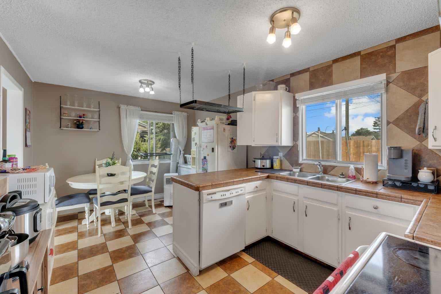 112 Penmeadows Close SE