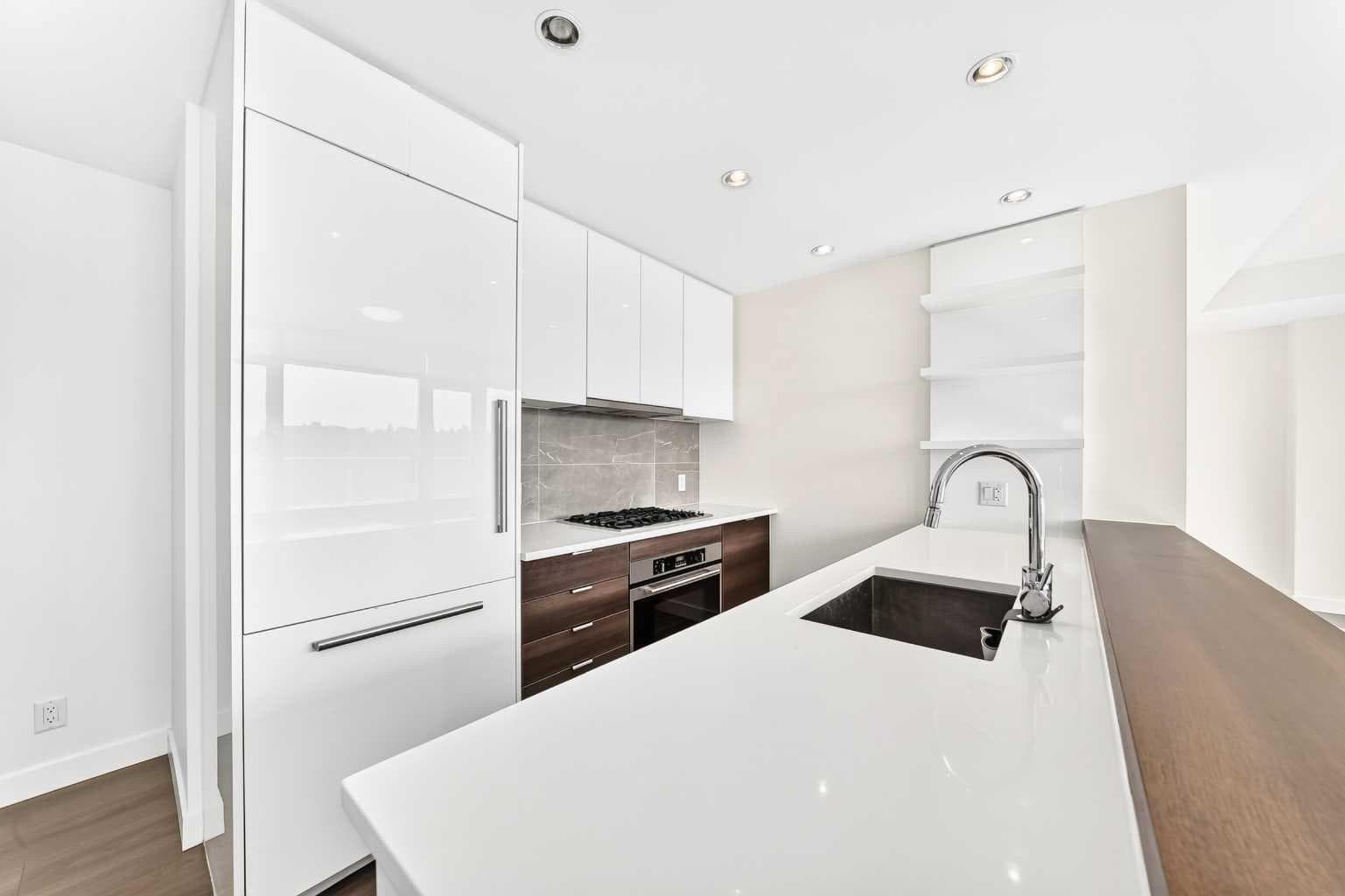 803, 118 Waterfront Court SW