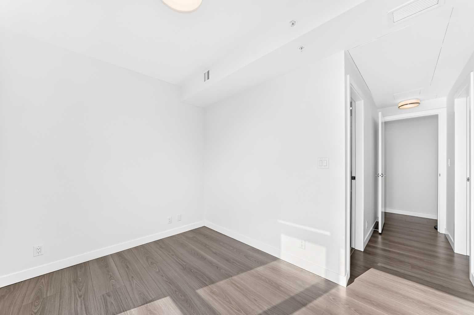 803, 118 Waterfront Court SW